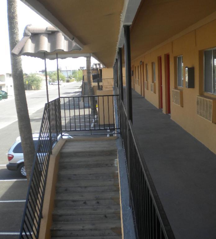 Payless Inn Phoenix Exterior photo